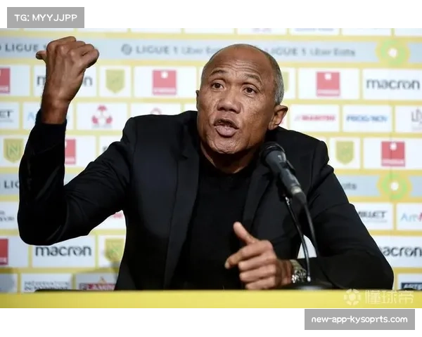 孔布瓦雷压上去抢回来少控球理念再现，巴黎FC打法回归传统防守反击